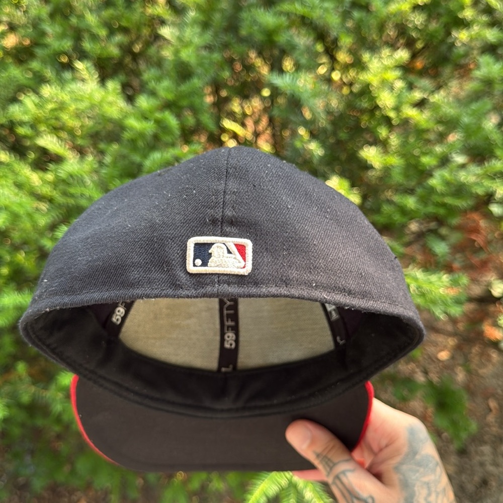 Early 2000’s Cleveland Indians Chief Wahoo Fitted Baseball Hat - Picture 4 of 7